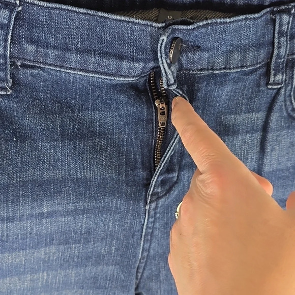 {New York & Co.} Soho Skinny Studded Jeans in Medium Wash - Size 12 - Picture 10 of 15